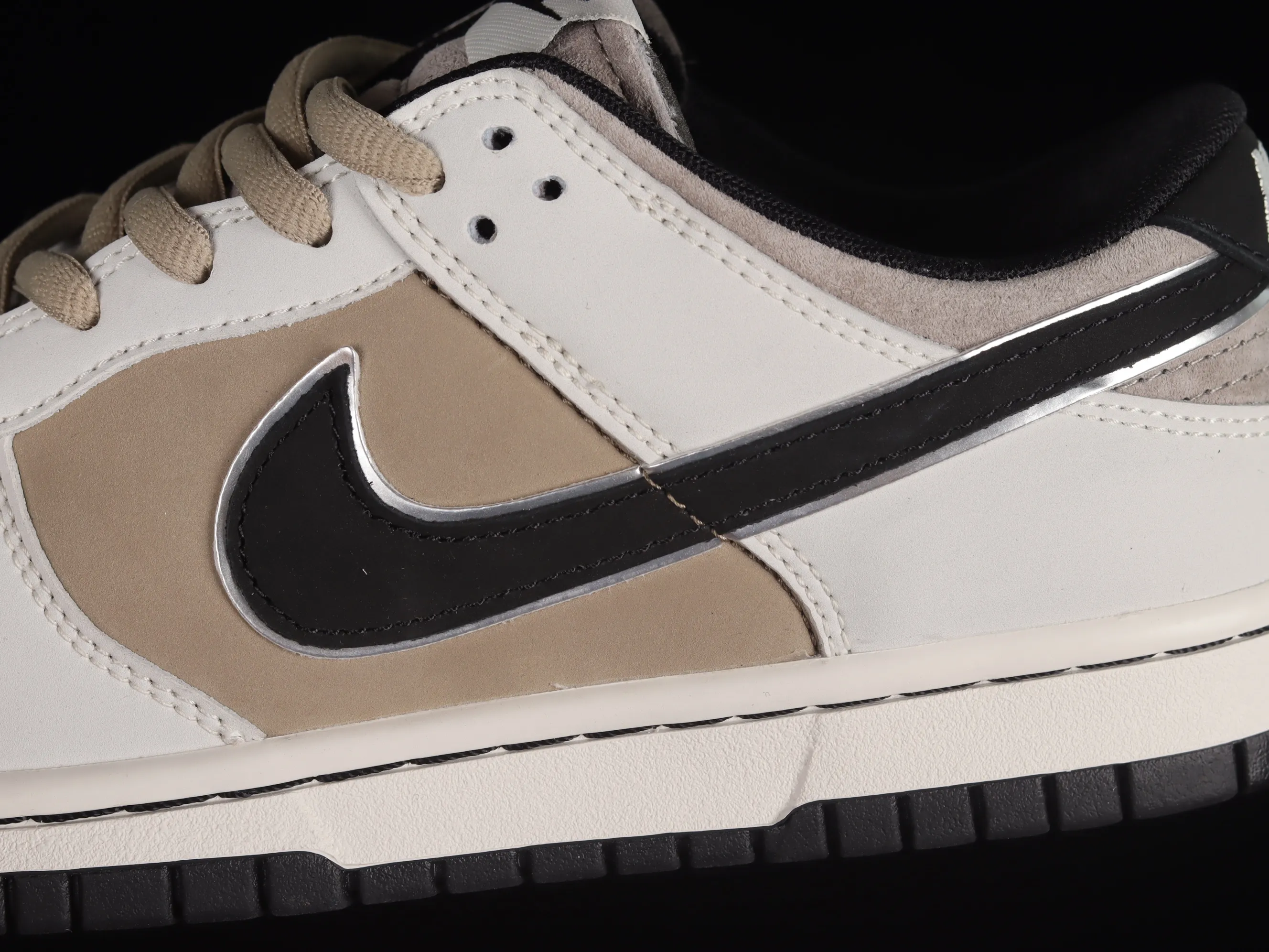 All Categories Nk SB Dunk Series Nk SB Dunk Low Low-top sneakers Otomo Katsuhiro x Nk SB Dunk Low "Steamboy OST" Otomo Katsuhiro co-branded SB low-top sports and leisure sneakers LF0039-037